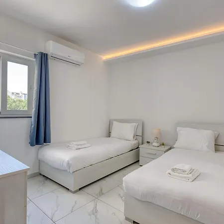 3-bedroom With Lift And Balcony,