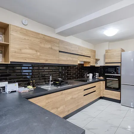公寓 3-bedroom With Lift And Balcony,