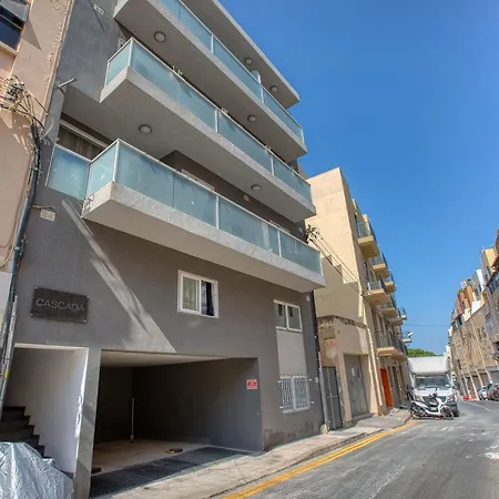 3-bedroom With Lift And Balcony, * 比尔基卡拉